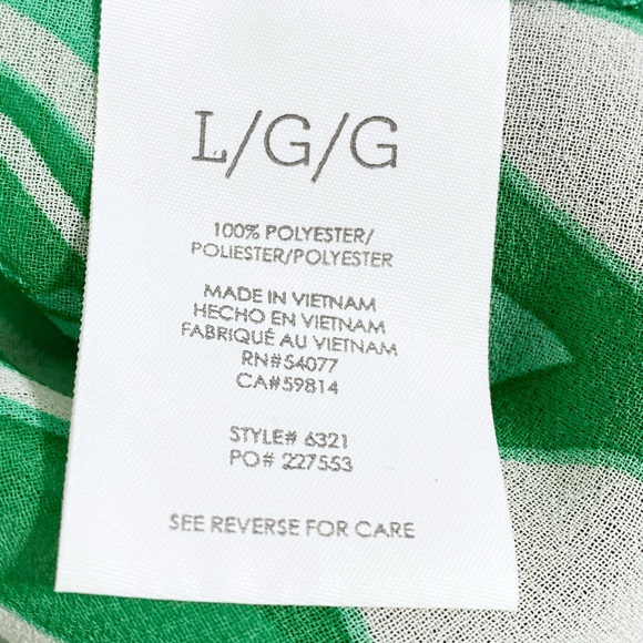 CAbi 6321 Scroll Print Top Spring 2023 Size Large EUC - Picture 7 of 9